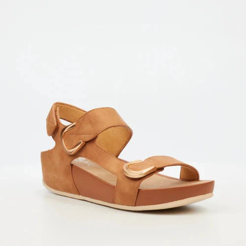 Butterfly Womens Delia 11 Sandal Tan