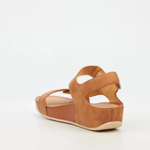 Butterfly Womens Delia 11 Sandal Tan - Image 2