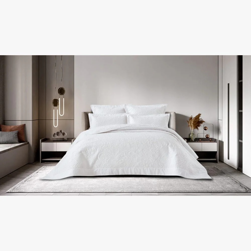 Cotton Co Casablanca Luxury Quilt Set White
